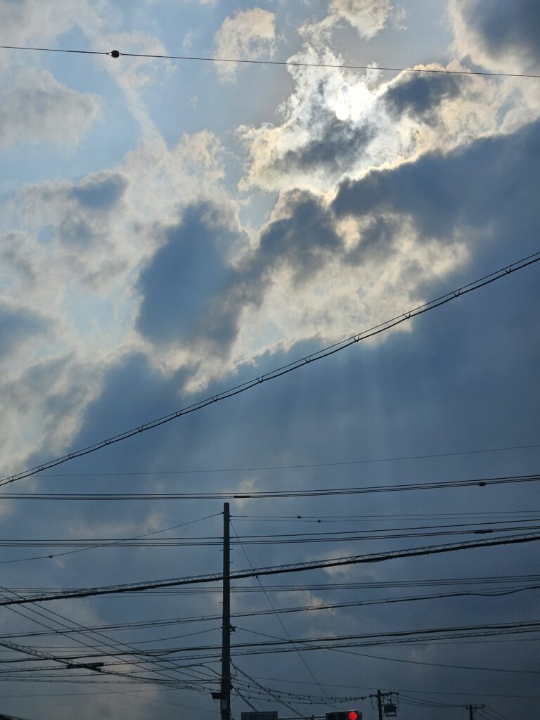 雲間から差す光